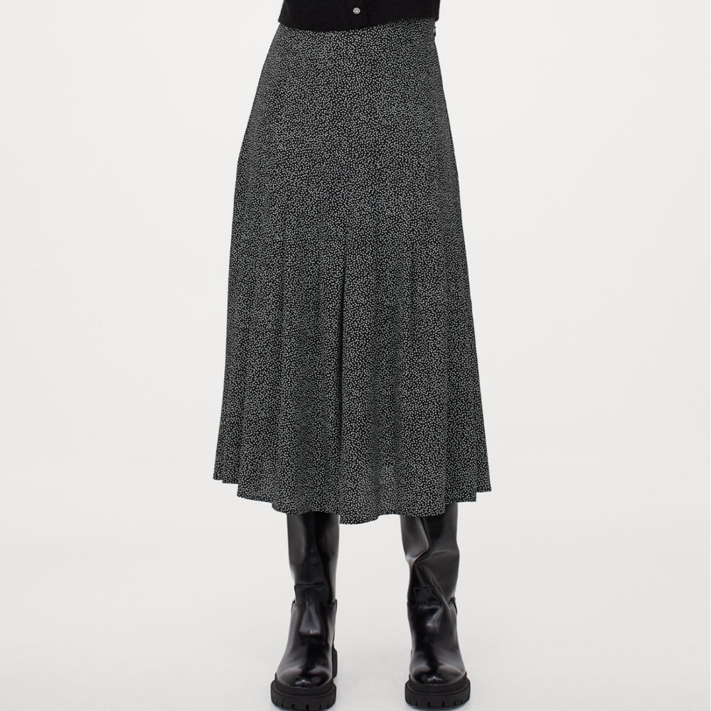 H&M Black/White Dotted Midi Skirt